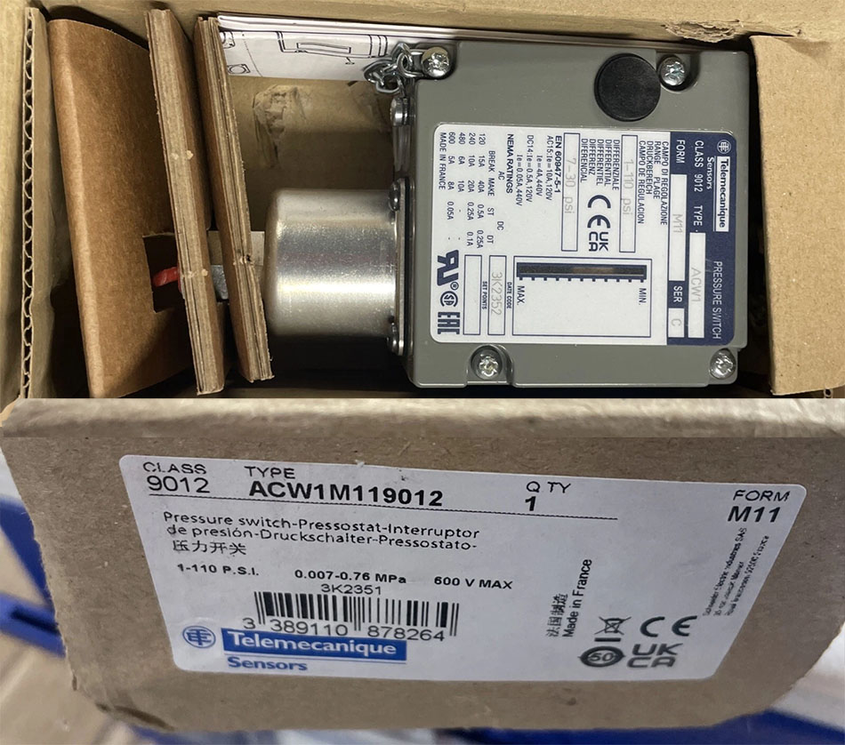 Differential pressur sensor switch Telemecanique ACW1M119012