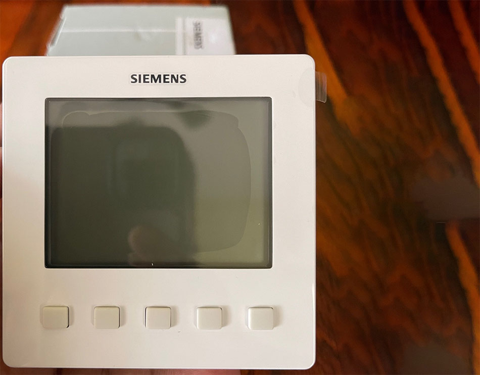 Bộ điều khiển FCU để điều hòa nhiệt trong nhà Siemens RDF510; Xx Germany, do Cty Anh Ty phân phối; CO CQ, BH 12 tháng, có CK