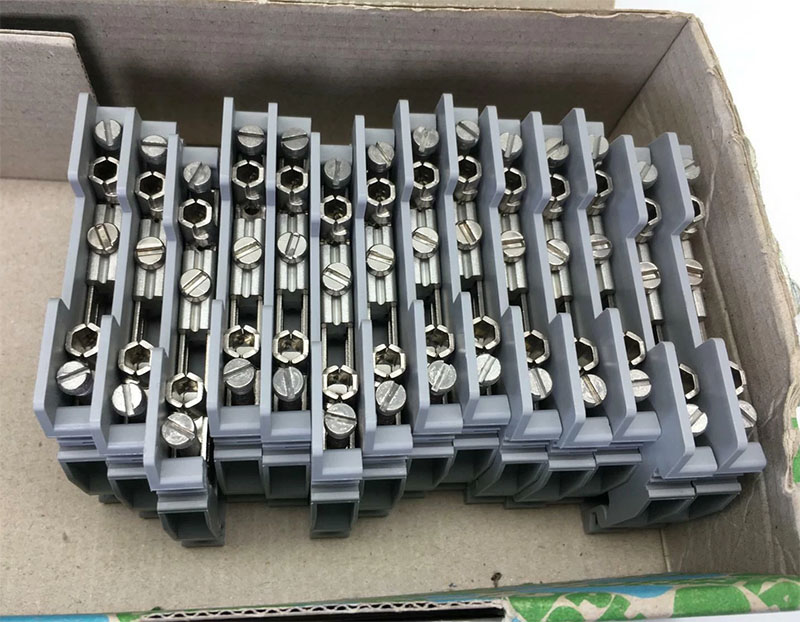 Phoenix Contact URTK/S - 0311087 là Cầu đấu test-ngắt mạch, 6mm2 400V 41A 2xSocket Screw Xám