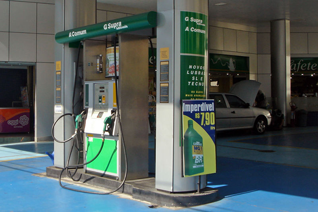 Brazil produces bioethanol made from sugarcane available throughout the country. A typical gas station with dual fuel service is marked "A" for alcohol (ethanol) and "G" for gasoline.